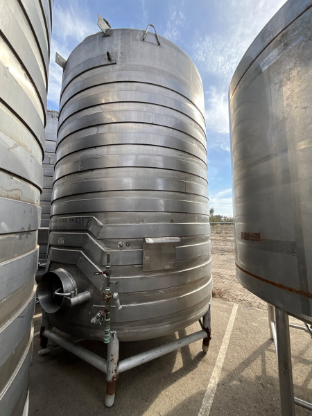 6,000 gallon stainless steel tank sanitary jacketed